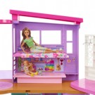 Barbie Casa di Malibu (106 cm) playset casa delle bambole con 2 piani, 6 stanze, ascensore altalena e più di 30 pezzi, Giocattolo per Bambini 3+ Anni cod. HCD50